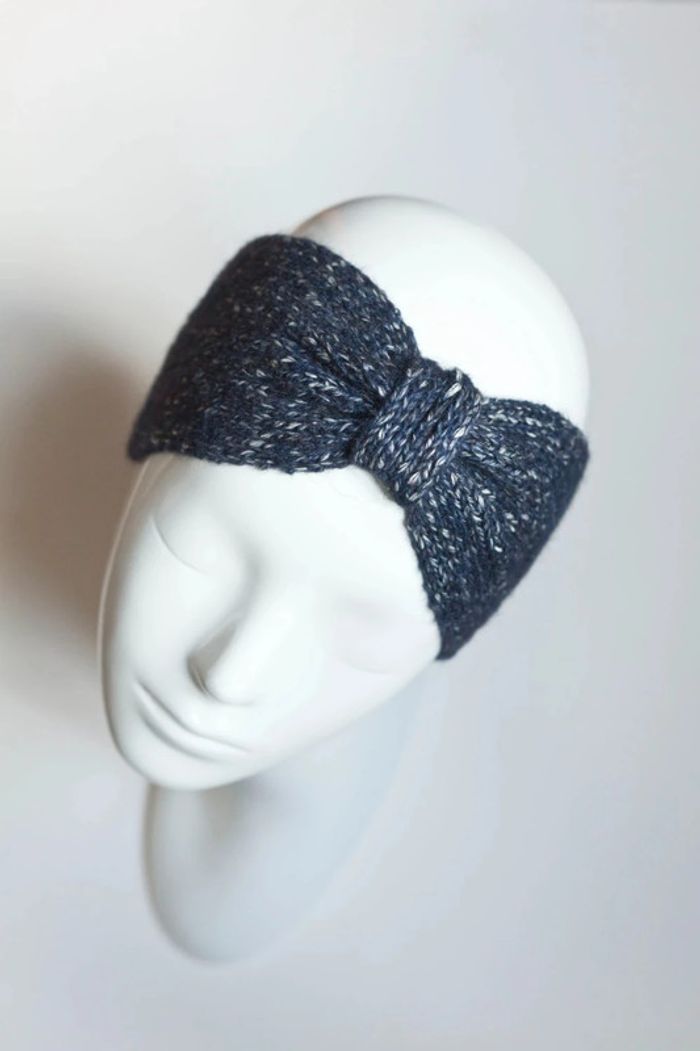 Bandeau en forme de noeud bleu