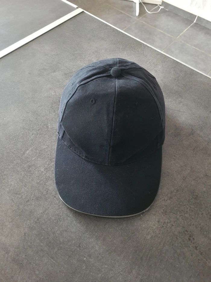 Casquette noire