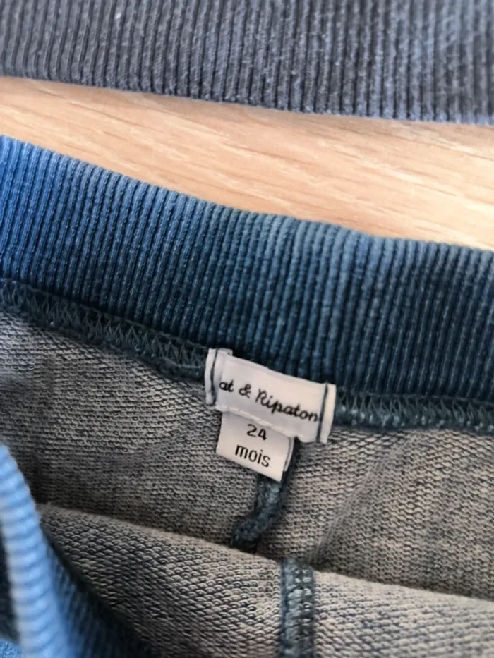 Lot jeans pull 92 cm 2 ans - photo numéro 2