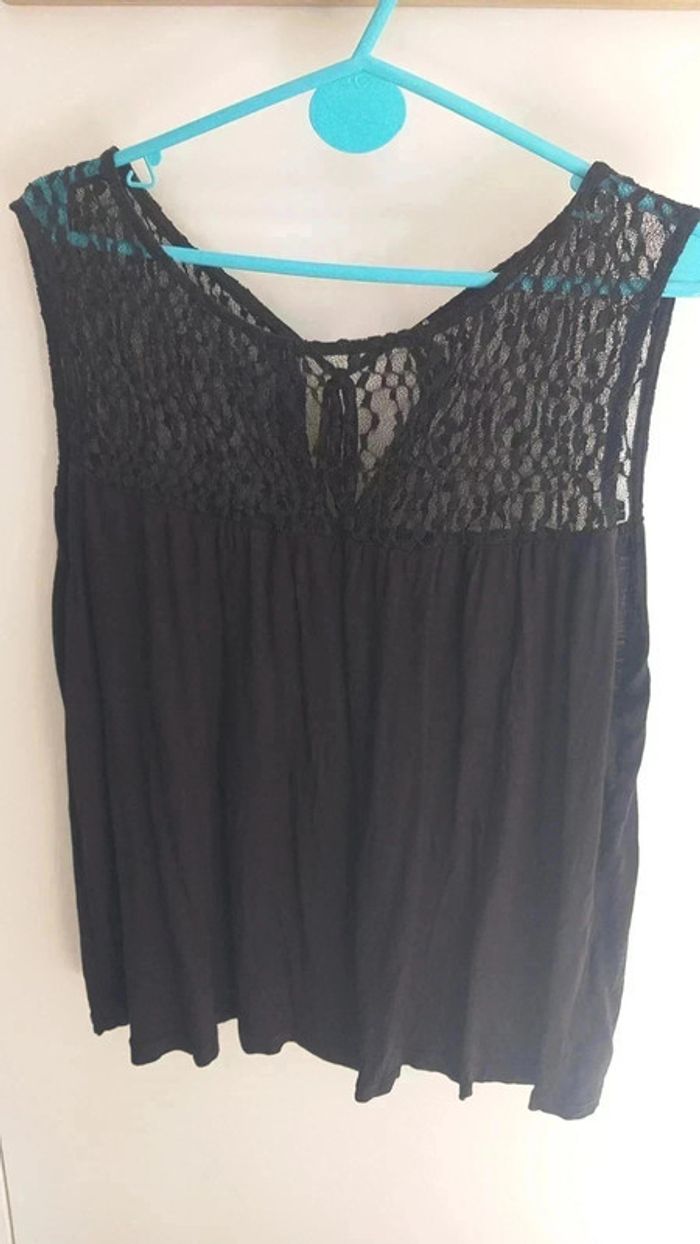 tee shirt sans manches - photo numéro 1