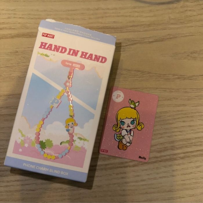Hand in Hand Molly