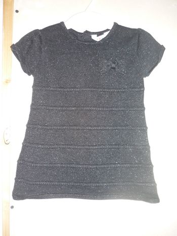 magnifique robe pailletée noir avec un joli noeud