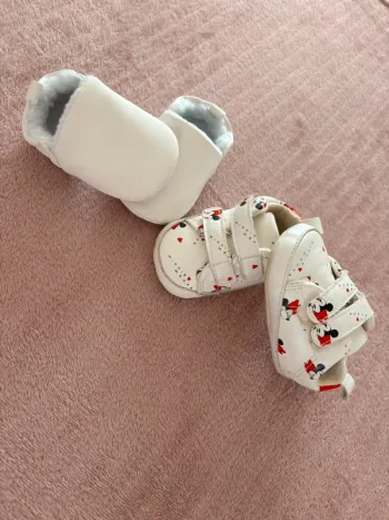 Lot de 2 paires de chaussures bébé