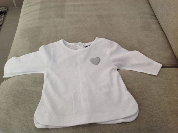 T shirt ML 1 mois