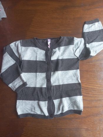 Gilet rayé noir brillant et gris Gémo 3 ans