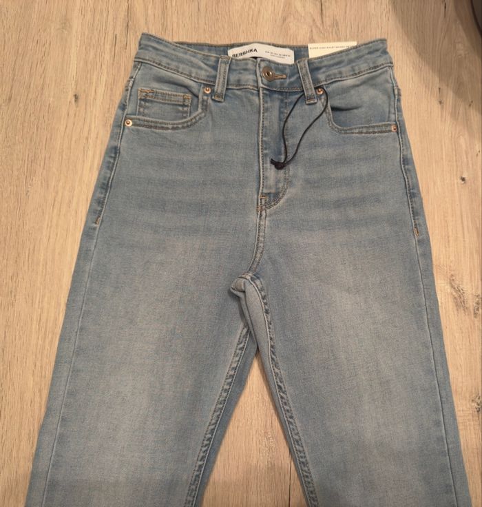 Jean Bershka 34 - Super High Waist Skinny - bleu clair XS - photo numéro 2