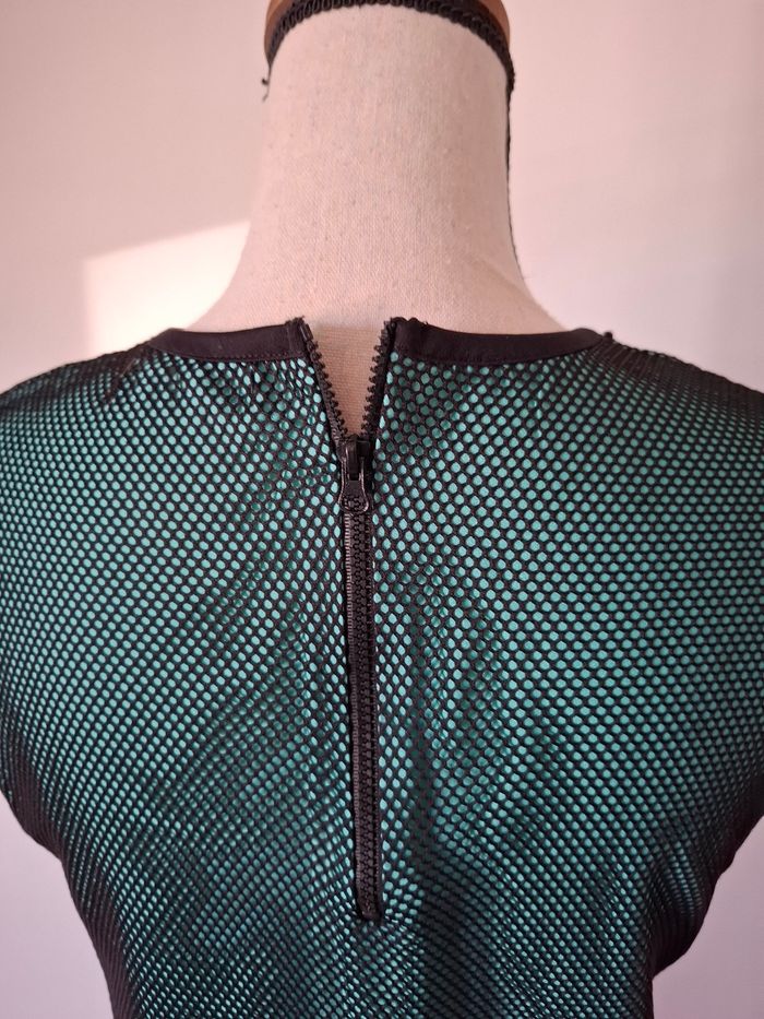 Tunique, robe verte avec filet noir au dessus - photo numéro 7