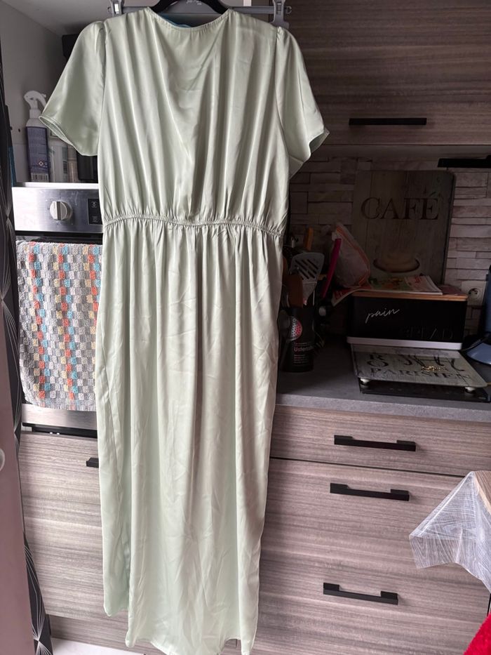 Robe mi longue satinée vert émeraude - photo numéro 5