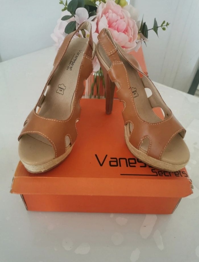 🤎🤍Jolie Paires De Sandales Les Secrets De Vanessa 🤎🤍 - photo numéro 3