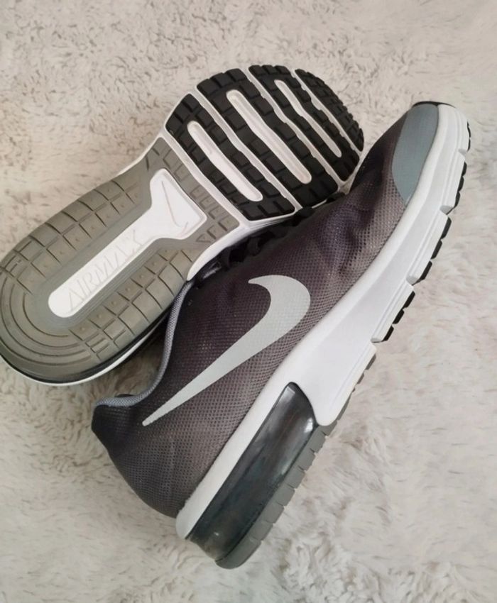 Basket Nike air max pointure 37.5 - photo numéro 5