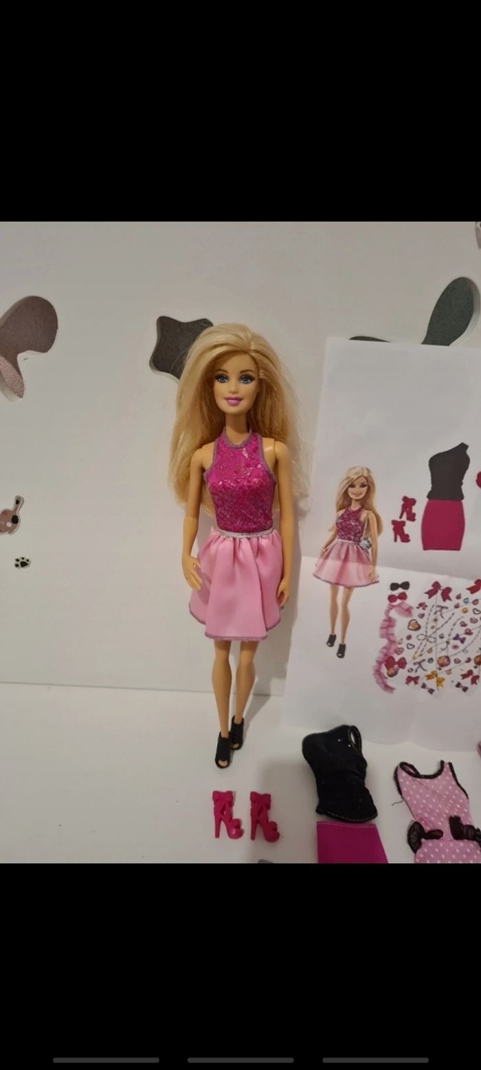 Barbie avec accessoires - photo numéro 2