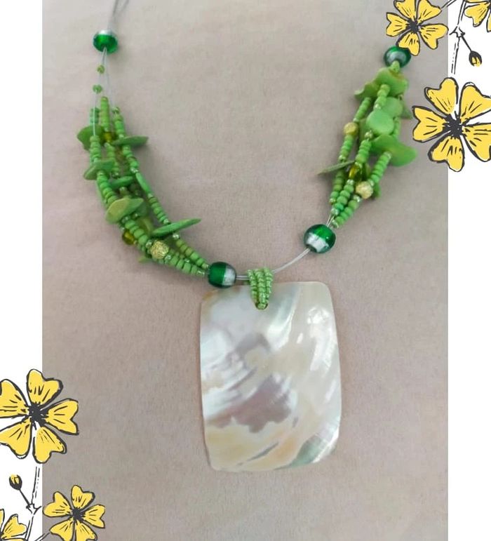 Collier perles vertes et pendentif nacré – Fait main - photo numéro 5