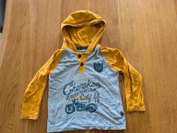 Tee-shirt manches longues garçon a capuche 2-4 ans