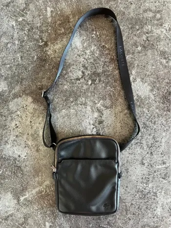 Sacoche bandoulière noire homme Lacoste Bolso bandolera hombre Borsa tracolla uomo Herren