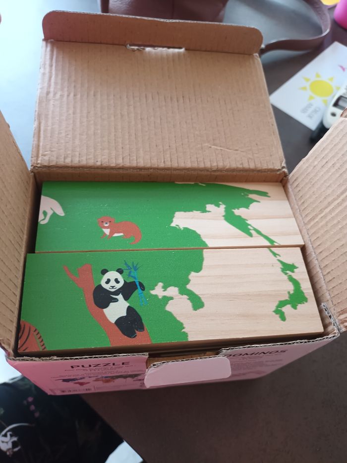 Jeu dominos et puzzle du monde planisphère  en bois animaux 28 pièces  neuf à  partir de 3 ans - photo numéro 2