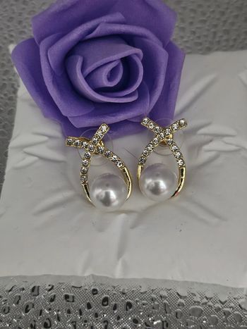 Boucles d'oreilles avec zirconium et perles d eau douce