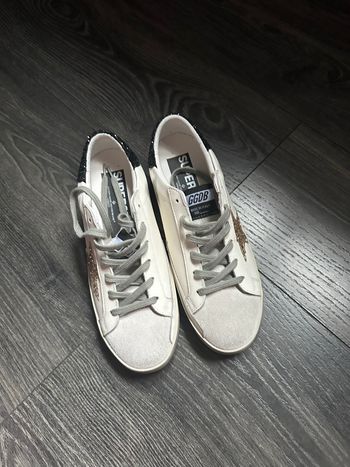 Baskets superstar neuves pointure 38