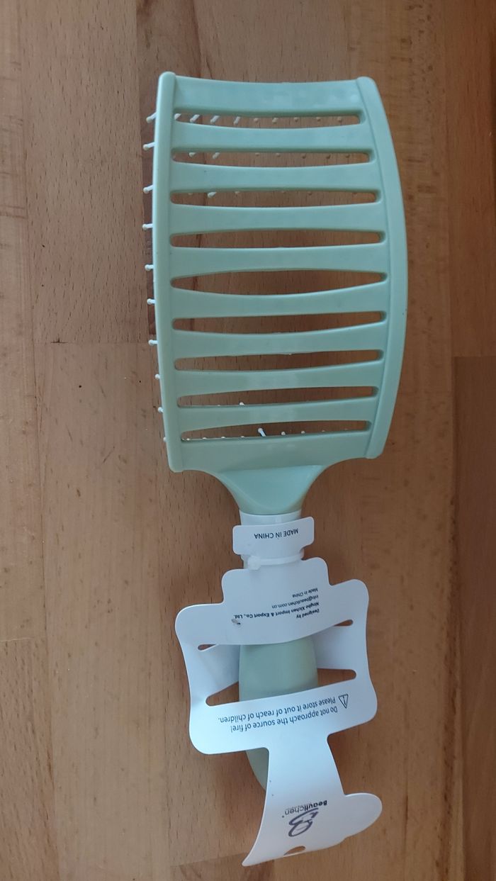 Brosse à cheveux - photo numéro 2