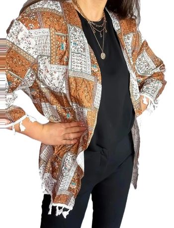 Magnifique kimono motif fleuri