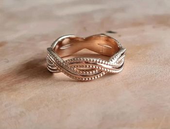 Bague torsadée à l'infini plaqué or taille 50