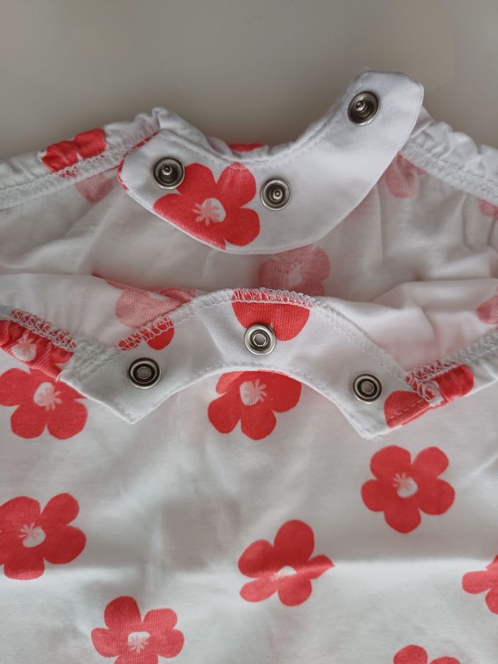 Combishort neuve taille 9 mois - photo numéro 4