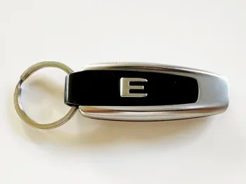 Porte-clés Mercedes typographie Classe E