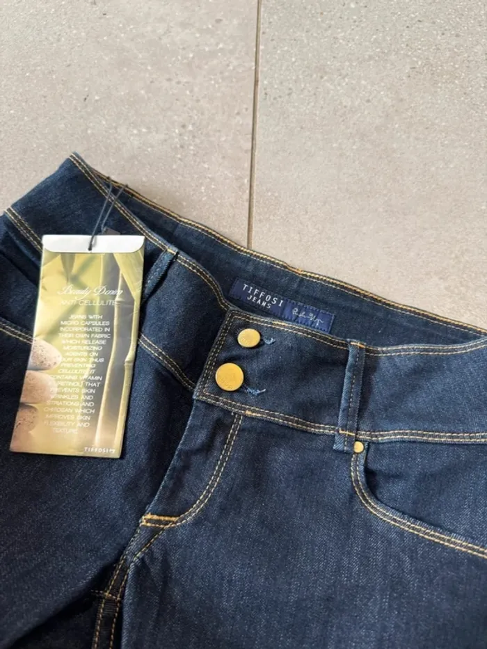 Jean navy Tiffosi jeans anti-cellulite, neuf avec étiquette 36*105cm - photo numéro 2