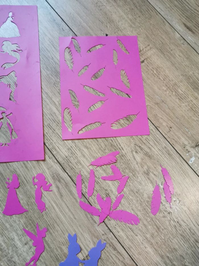 Lot de 2 pochoirs plastique - photo numéro 4
