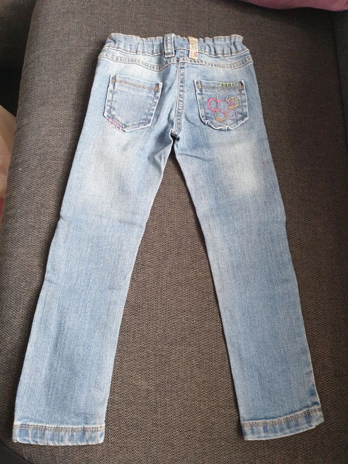 Jean fille à fleurs 🌸 4 ans - photo numéro 3