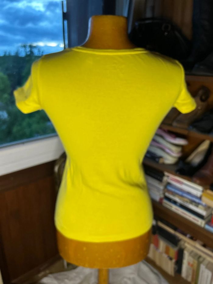 T-shirt esprit jaune logo paillettes - photo numéro 4