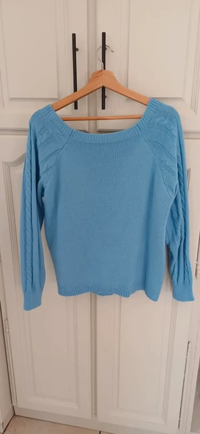 Pull bleu - photo numéro 2