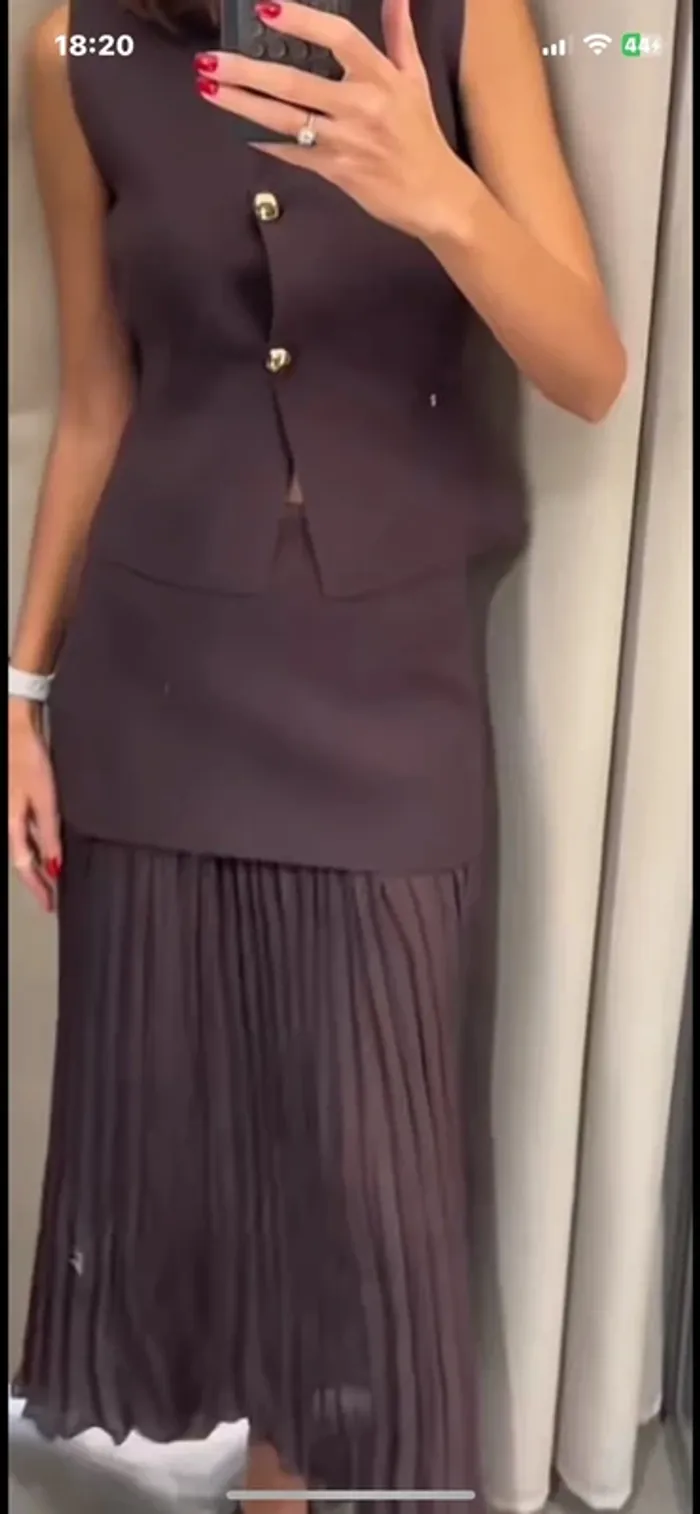 Magnifique, tailleur, jupe et gilet Zara, taille L. XL.