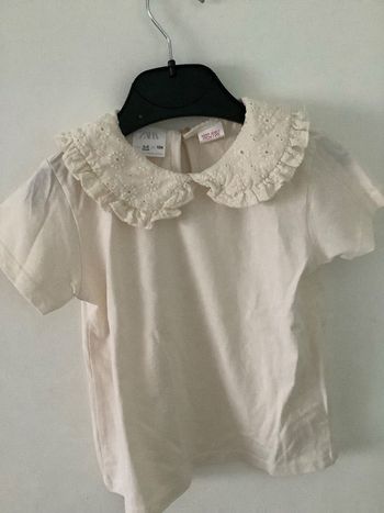 Tshirt Zara  Crème  4 ans  col claudine broderie Impeccable