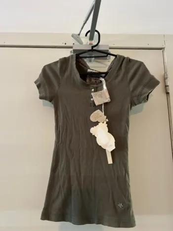 T shirt kaki taille S fracomina neuf