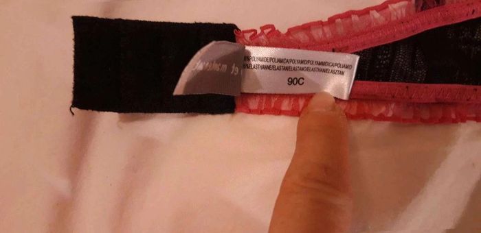 Soutien gorge dentelle  noir  et rose  T90C - photo numéro 4
