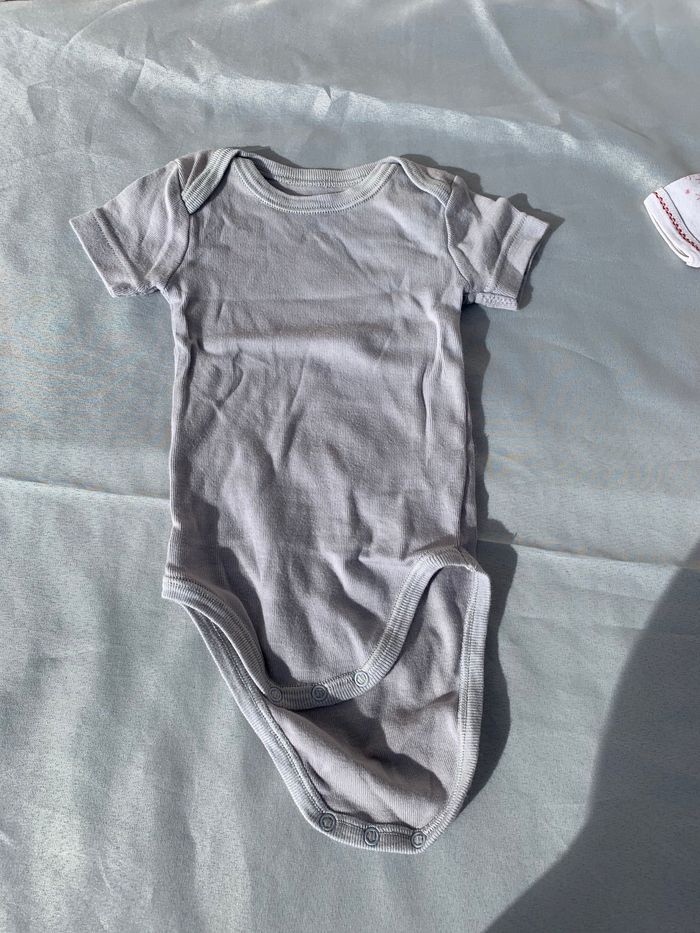 Bodies garçon 3 mois