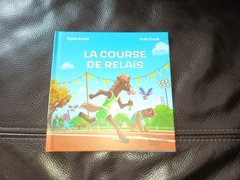 Livre album enfant Mac Do, La course de relais, Éditions Hachette Jeunesse NEUF 