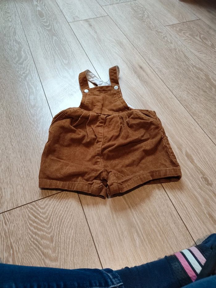 Salopette short obaibi taille 23 mois
