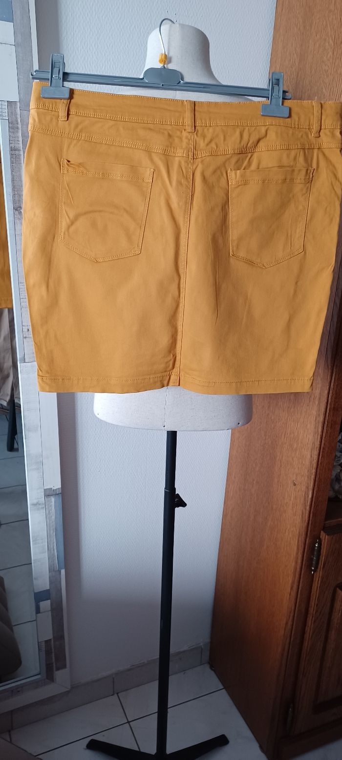 Très belle jupe courte femme T 46 - photo numéro 7