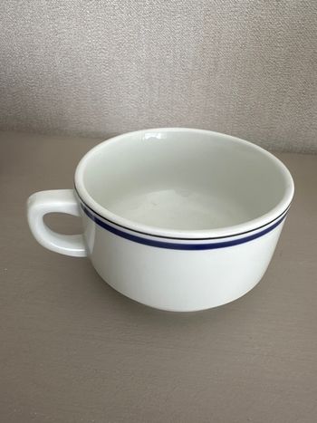 Tasse Magnifique tasse Porcelaine d'Auteuil création Jacques Lobjoy