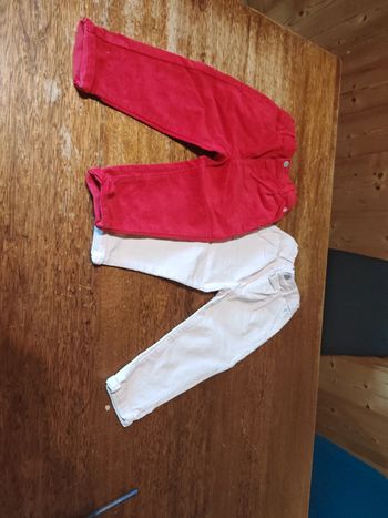 Lot de 2 pantalons fin velours fille taille 23 mois