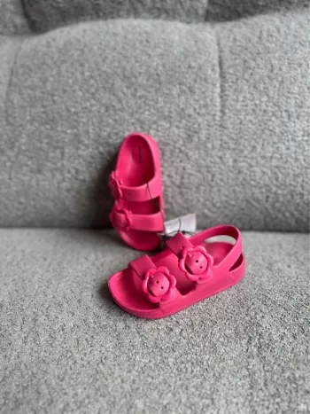 Sandales / claquettes / mules rose style Birkenstock Kiabi neuf