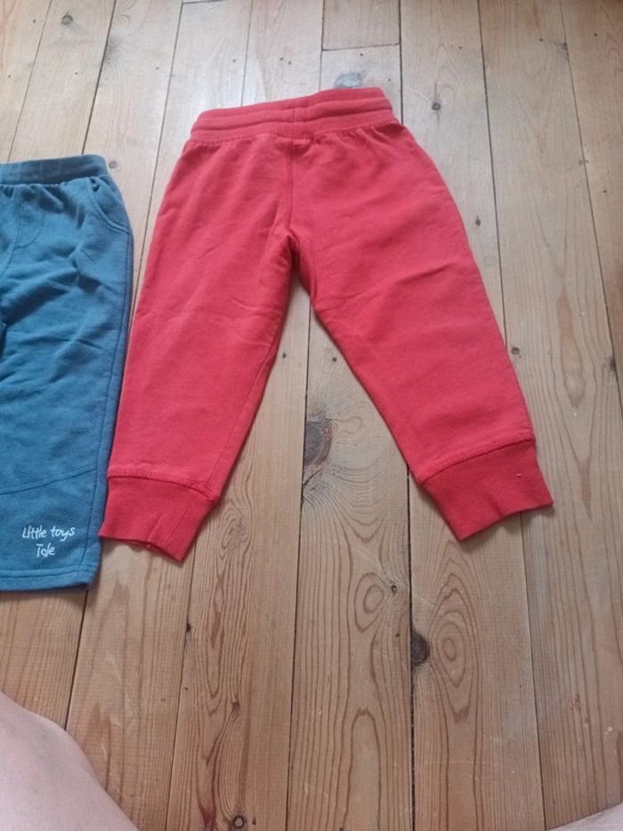Deux pantalons de sport - photo numéro 4
