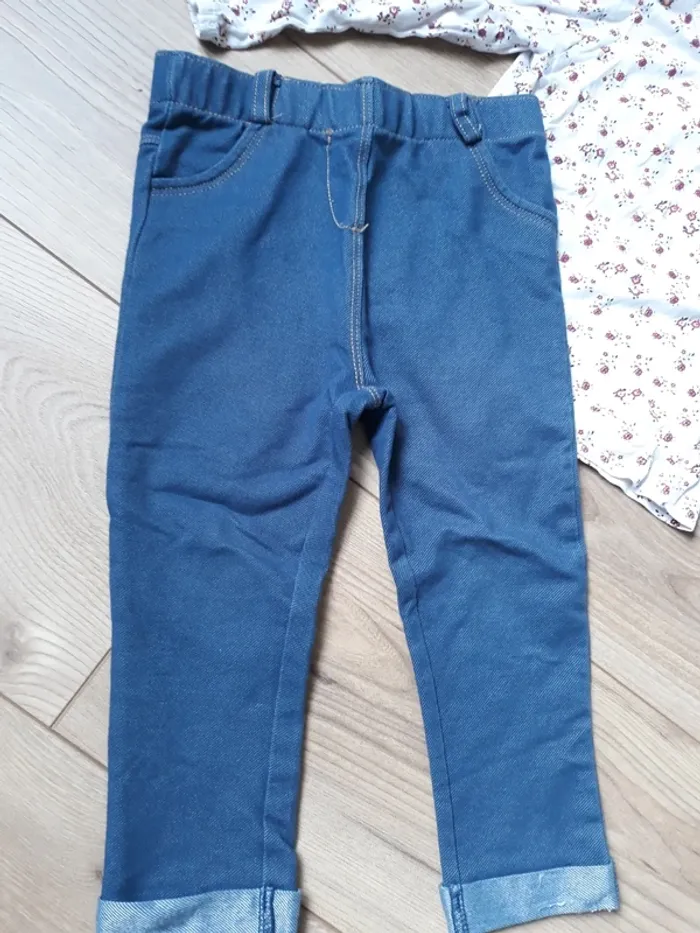 Ensemble jeans et tshirt manches longues - photo numéro 2
