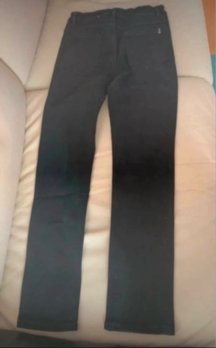 Jeans neuf - photo numéro 2