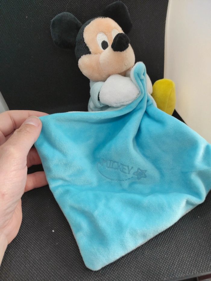 Mickey bleu blue Disney nicotoy doudou plat mouchoir  #geektradedoudou - photo numéro 4