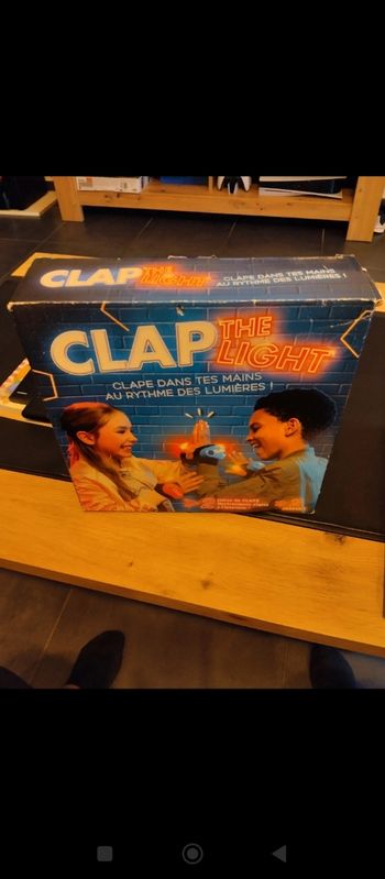 Jeu clap the light