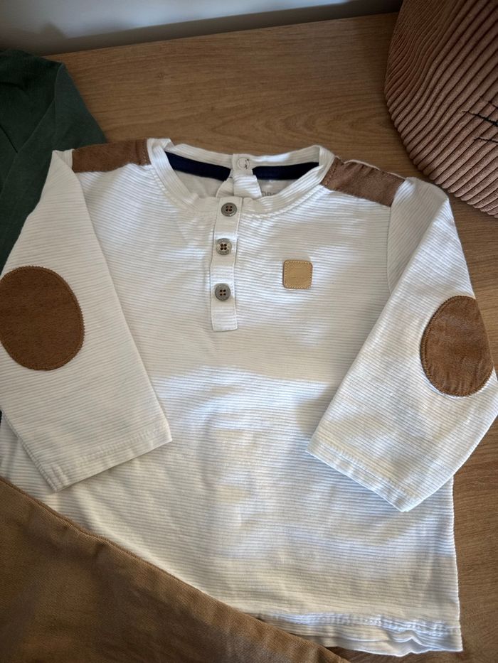 Ensemble 3 pièces : t-shirt Kiabi, t-shirt Obaibi, pantalon Primark - 9 mois - photo numéro 5