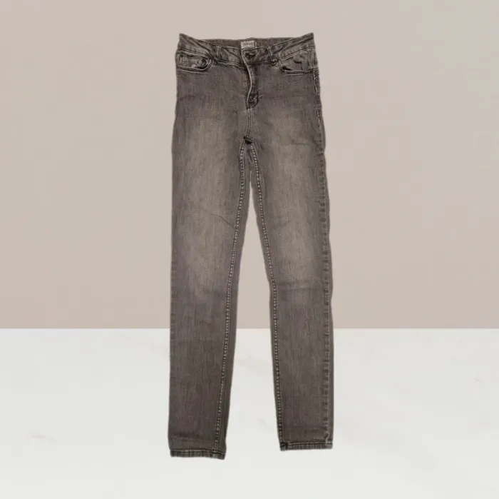 Magnifique jeans gris - Kiabi - Taille 36 - photo numéro 2