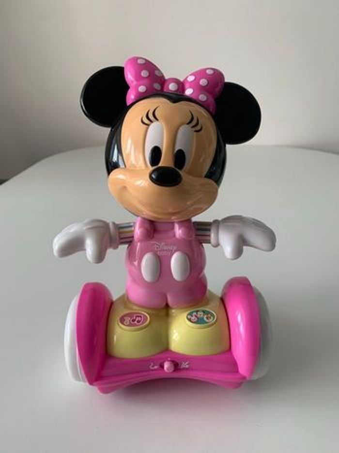 Jouet minnie qui roule minnie hoverboard